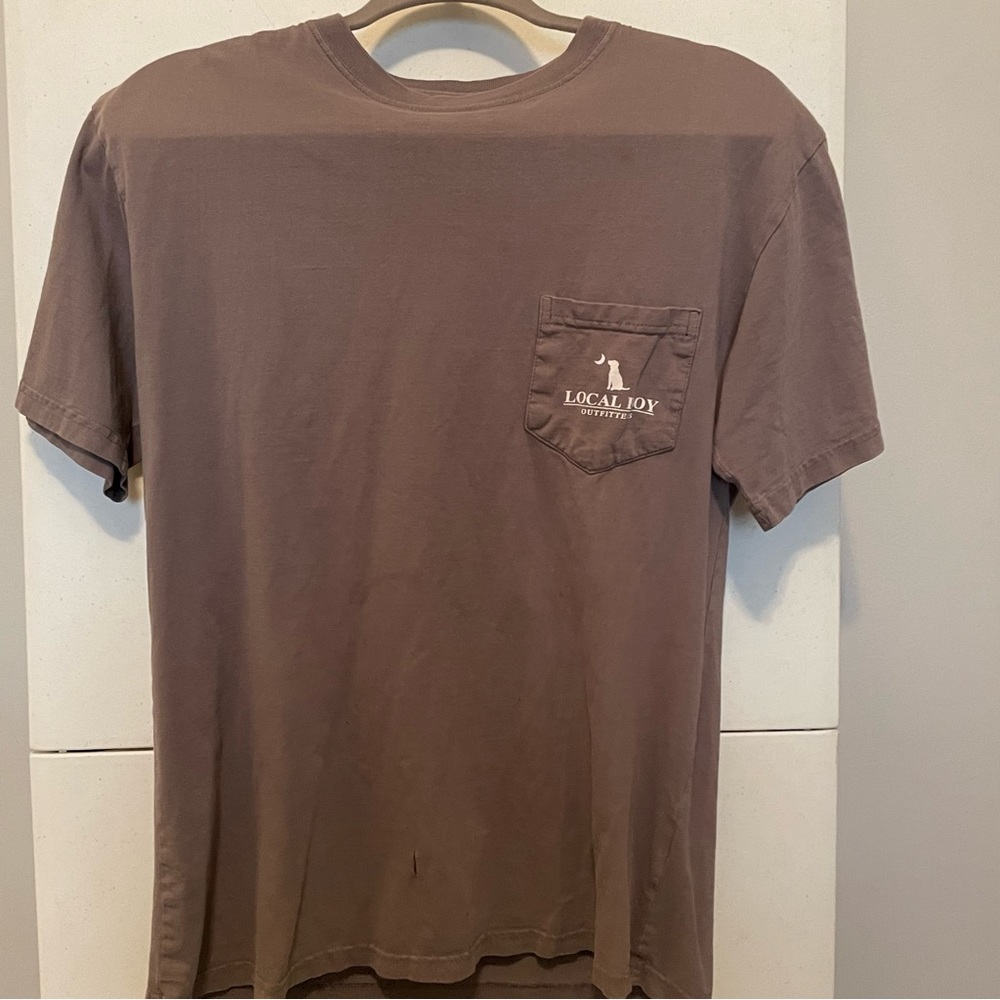 Local boy men’s M tee shirt gray with a blue South Carolina map on the back